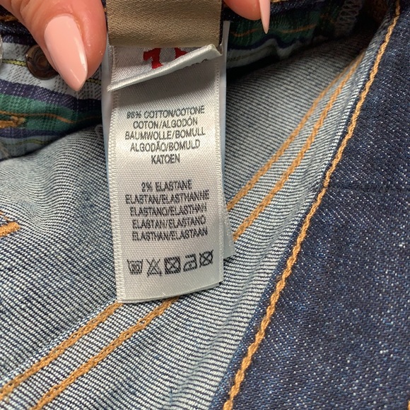 Jeans with True Religion logo Denim size23 with make in USA slim leg, low waist - Picture 9 of 10